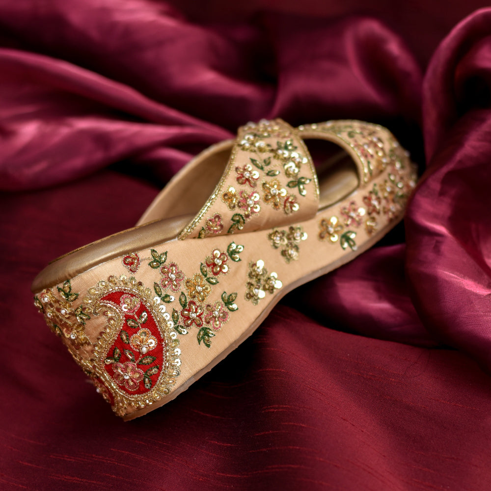 Indian wedding heels with floral patterns embroidered in sequins, beads and threads 