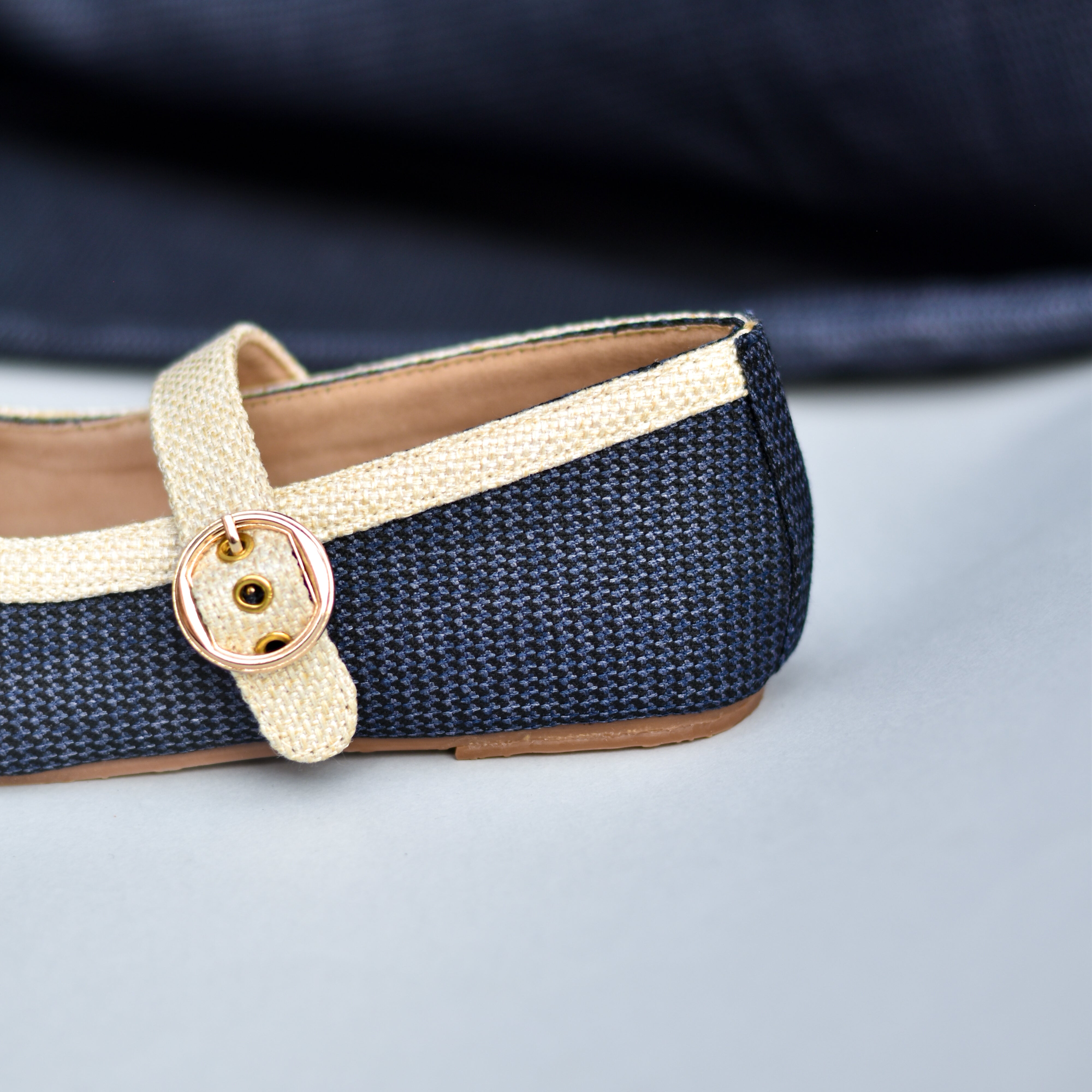 stylish wedding juttis for women 