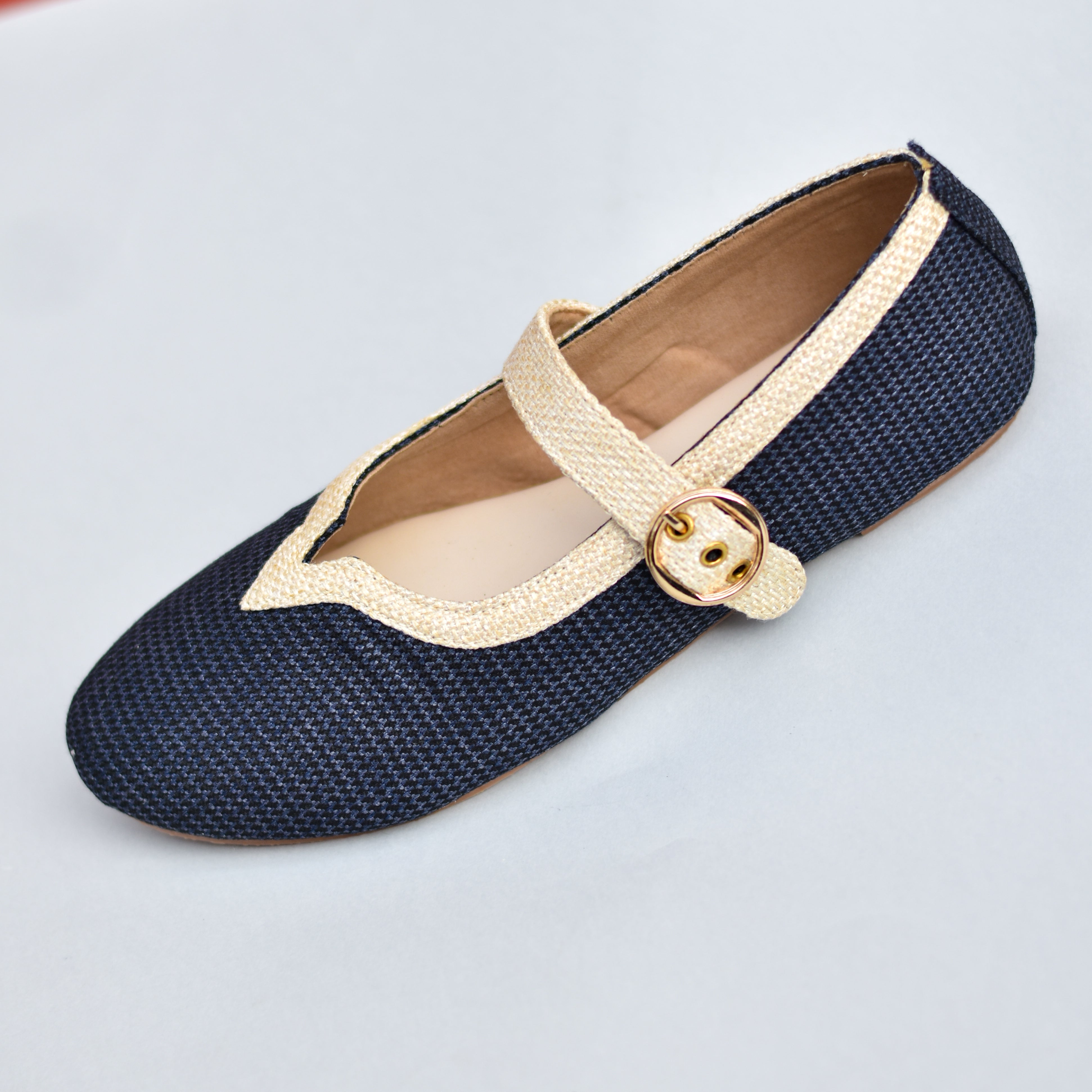 stylish wedding juttis india