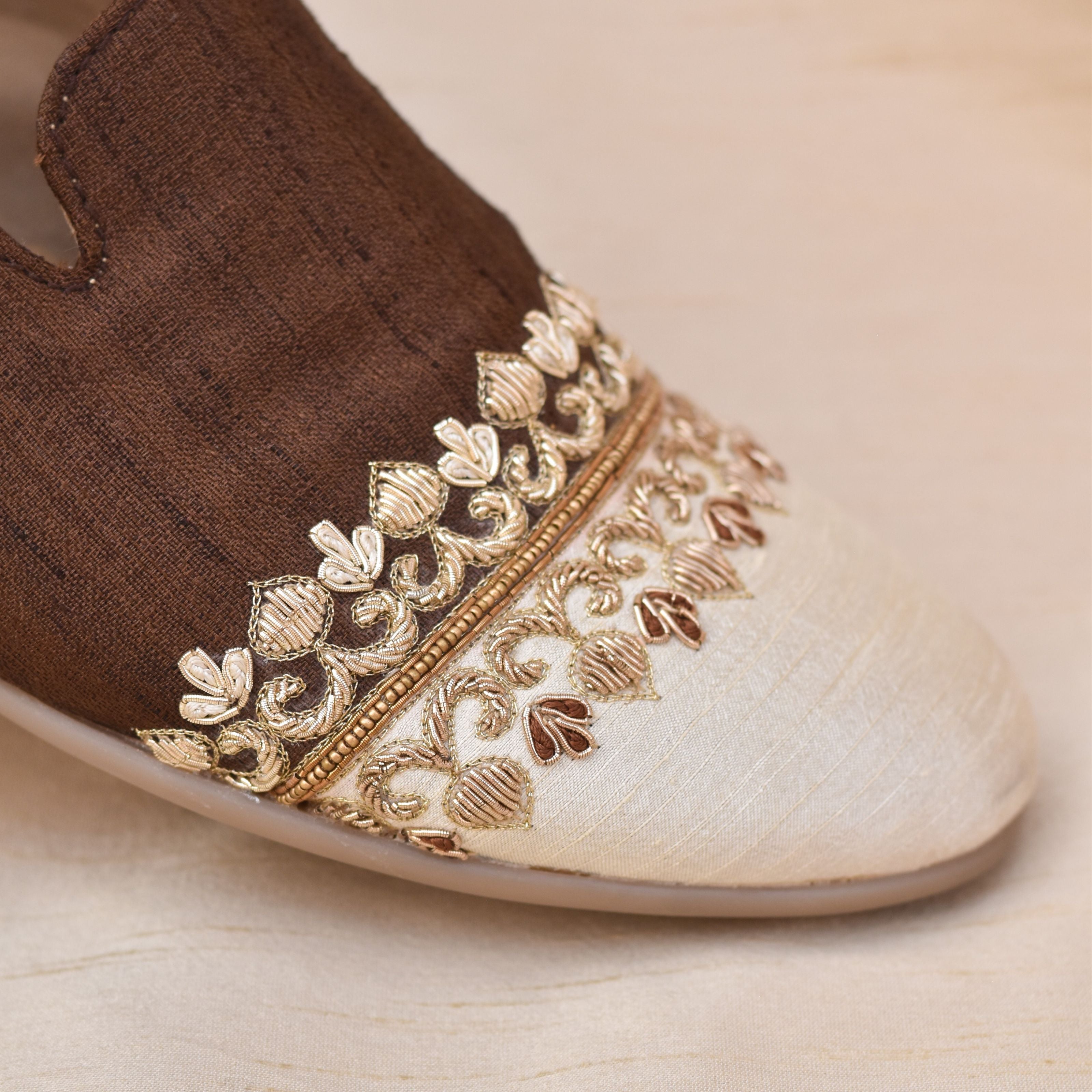 Two-tone men's wedding loafers with golden seam embroidery for grooms and  groomsmen.