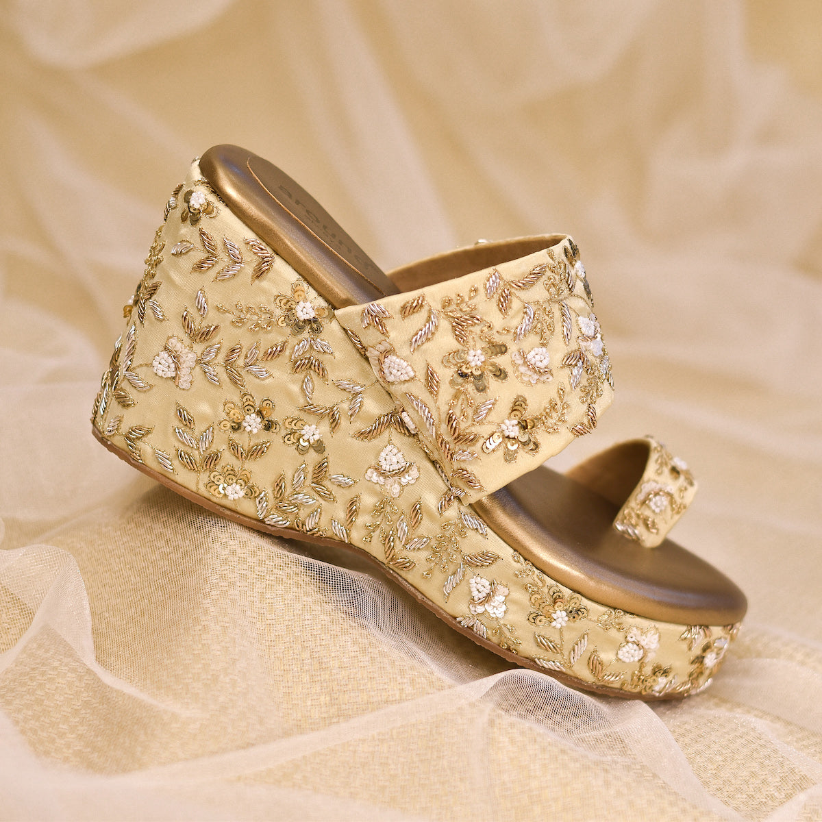 Lightweight bridal shoes with comfortable cushioned insoles