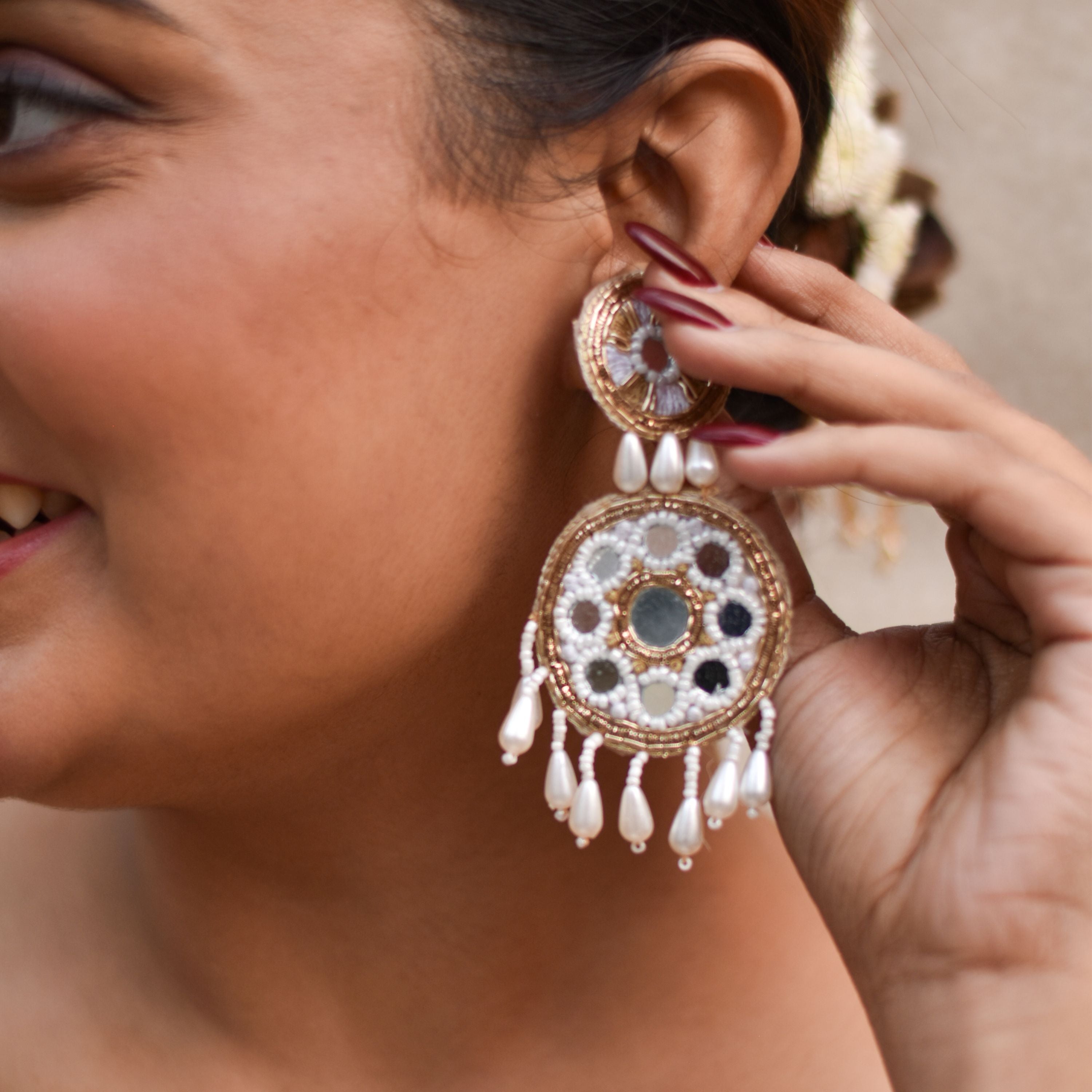 White, gold earrings with mirror and pearl for pastel weddings