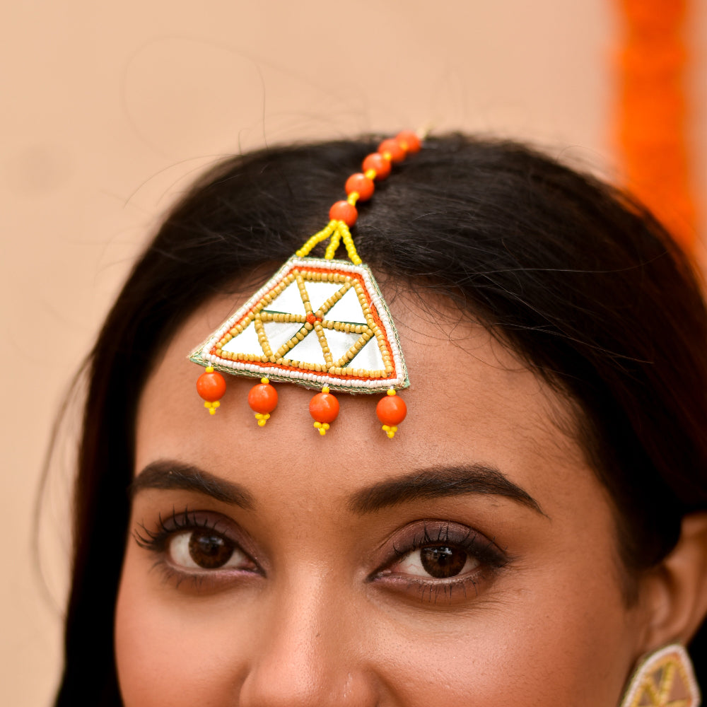 Mirror work handmade maangtika for bridal haldi look with small bead drops 