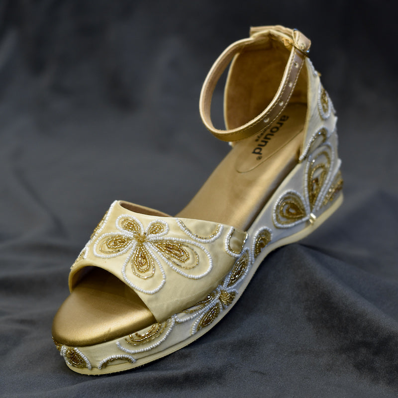 Golden heels for indo-western attires