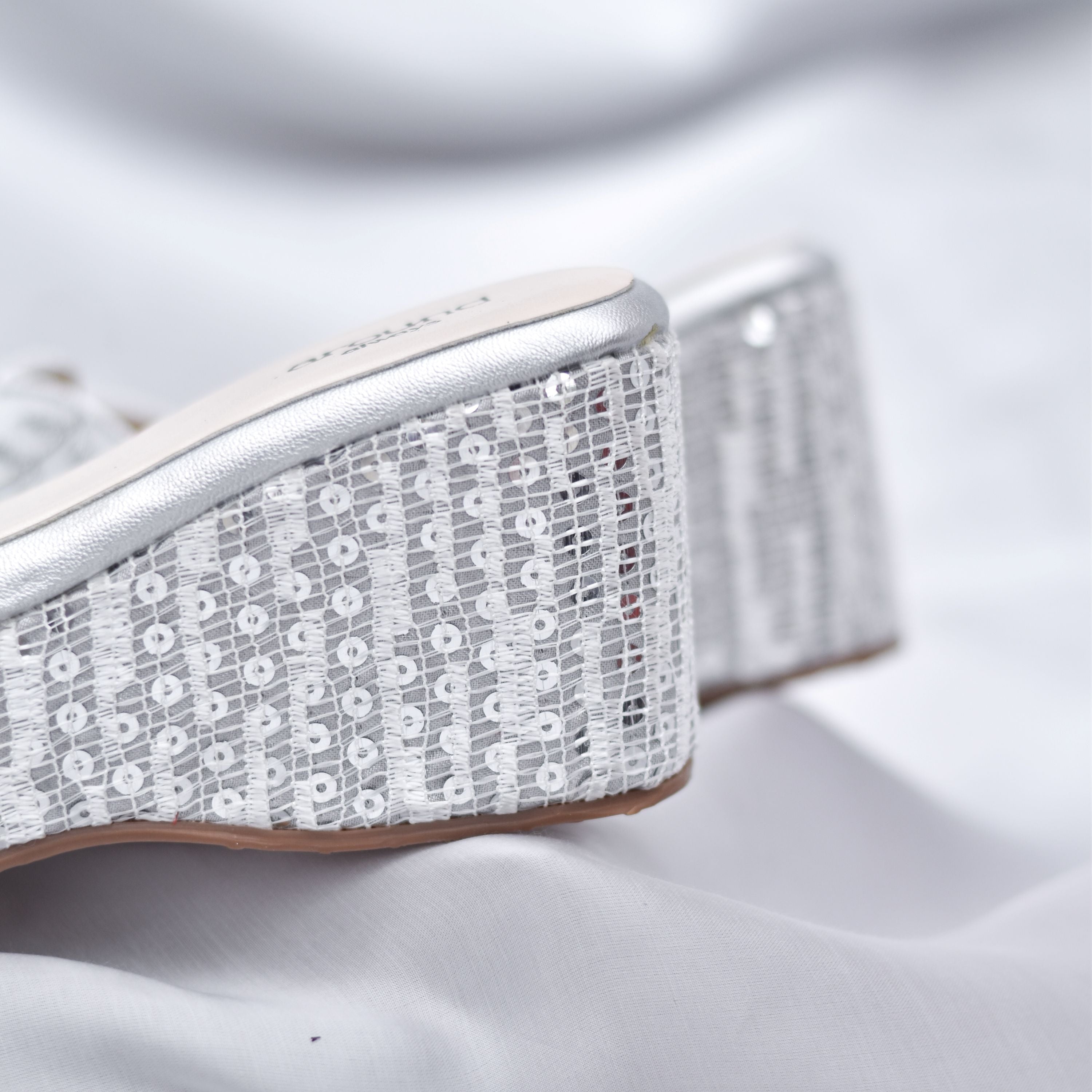 Sequins embroidery wedges with comfort insole and anti-skid sole