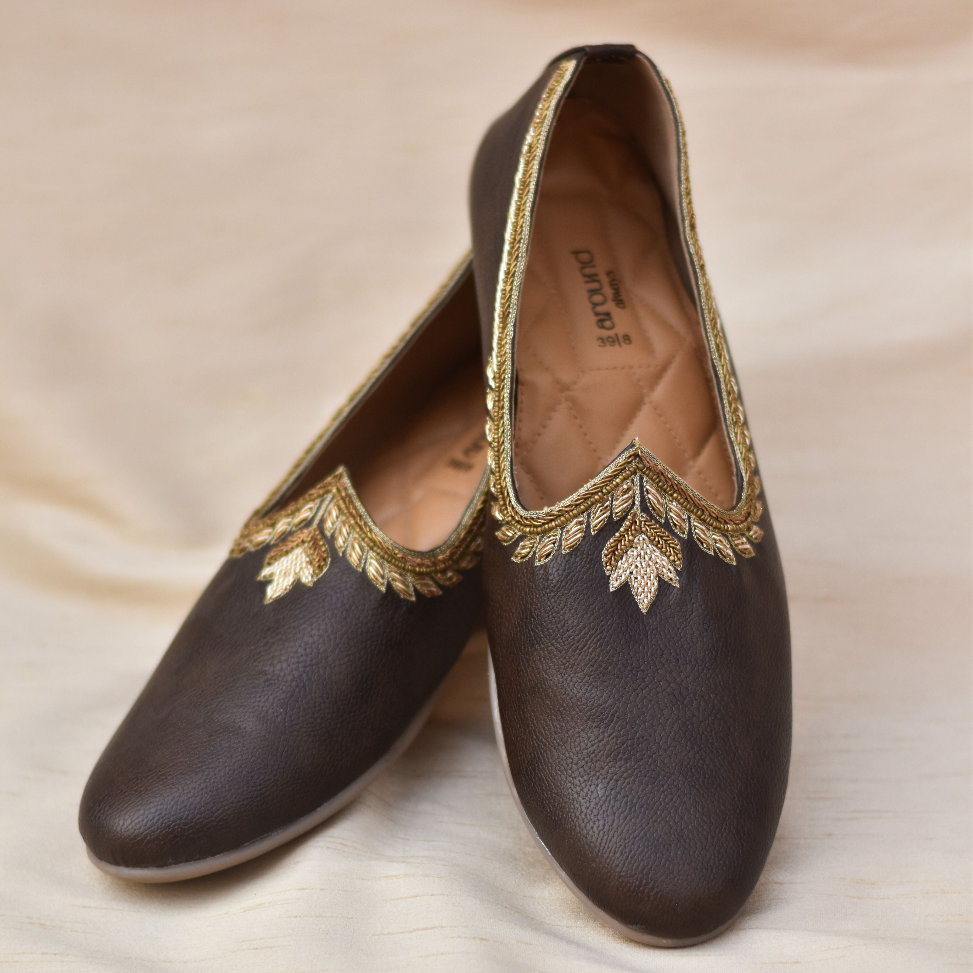 Zardozi embellished mojri for Indian kurta pyjama