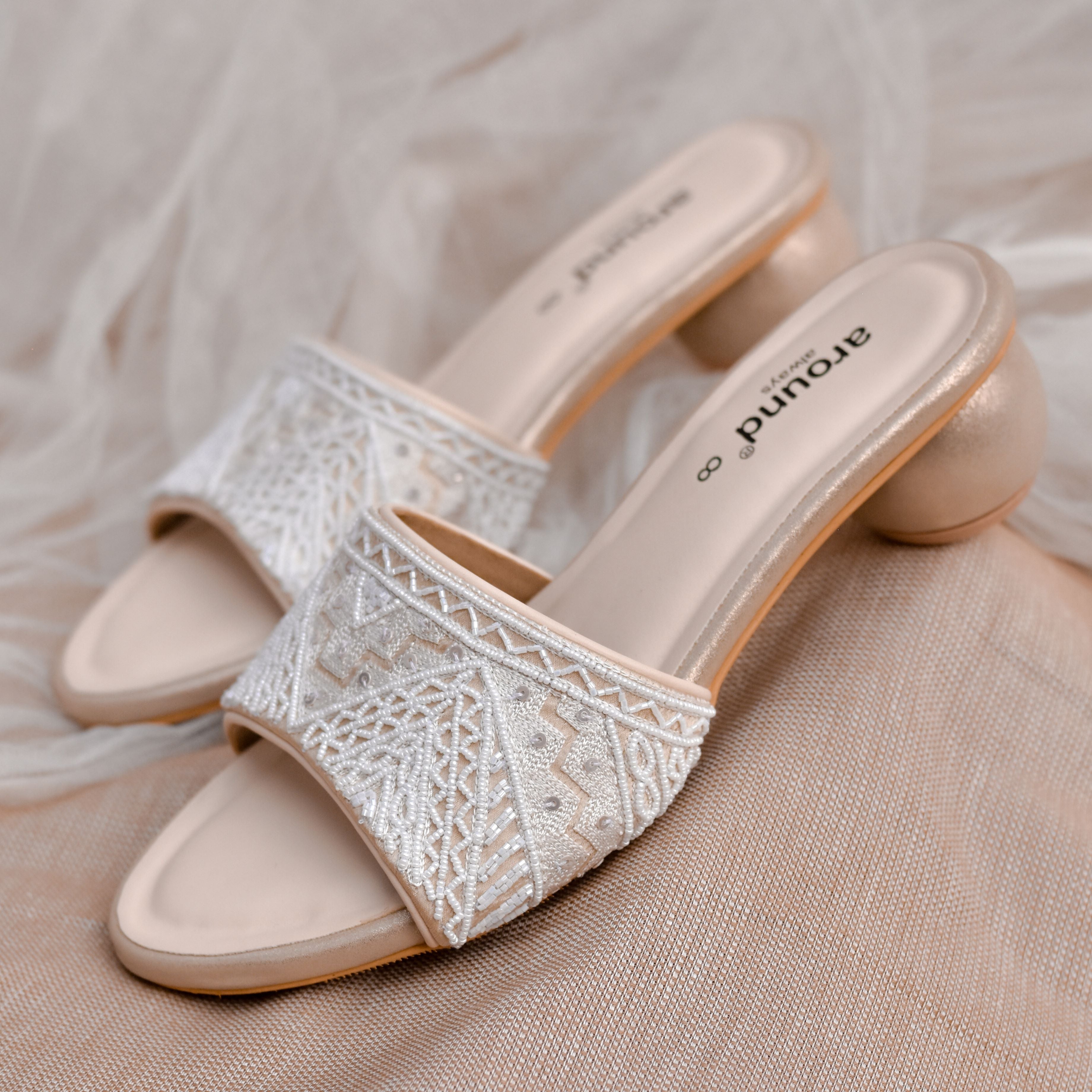 Circular heel sandals for style and comfort