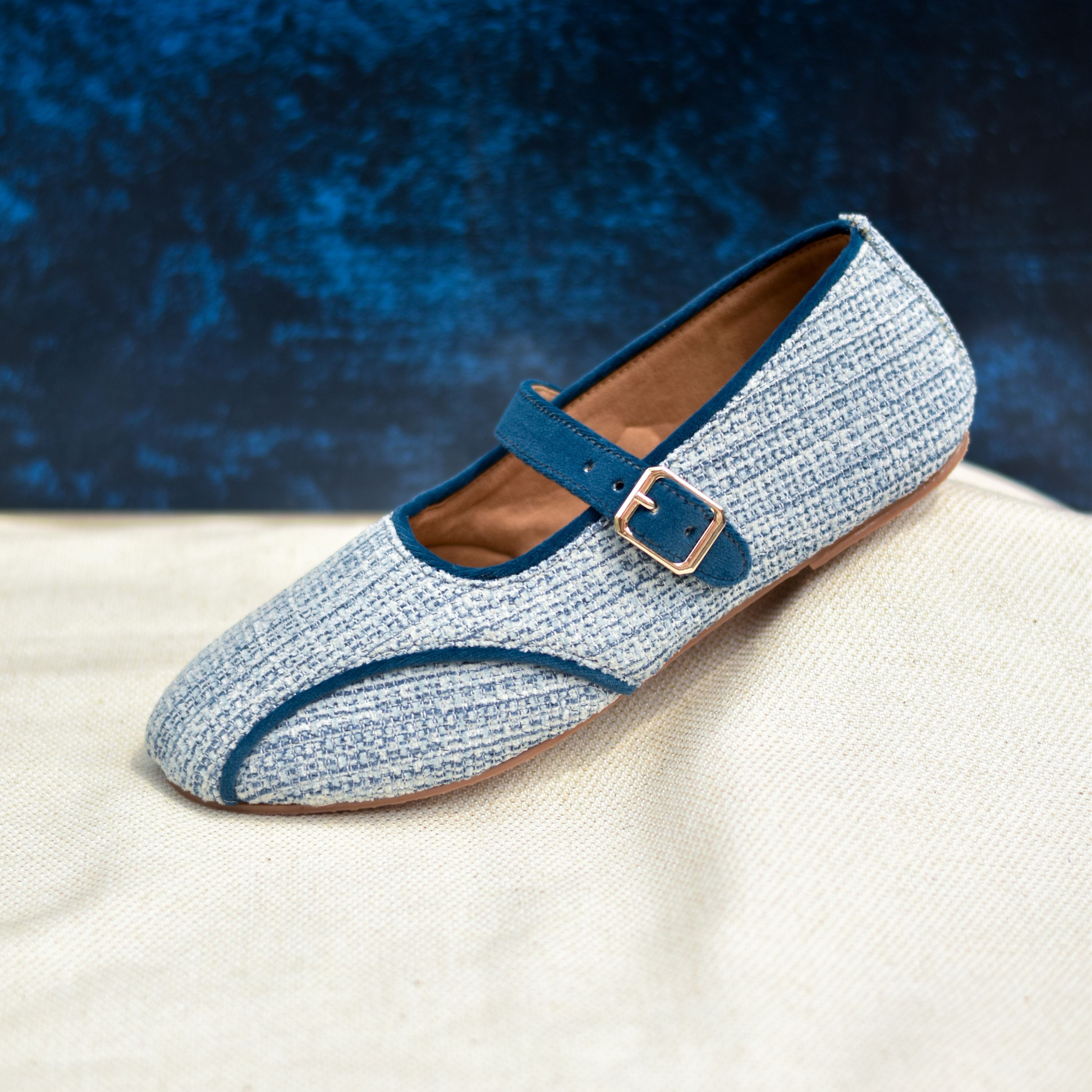 stylish juttis india