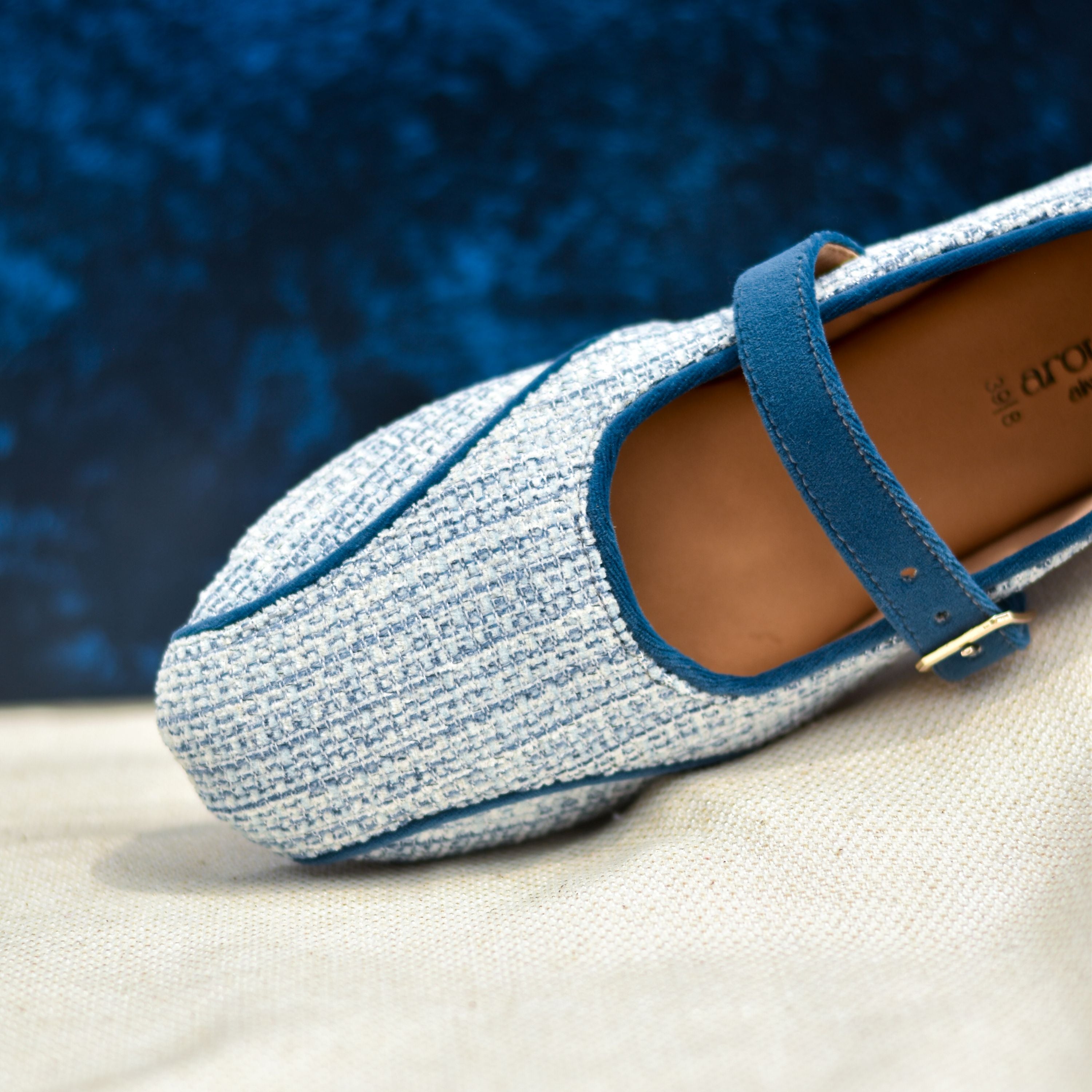 stylish bridal juttis india