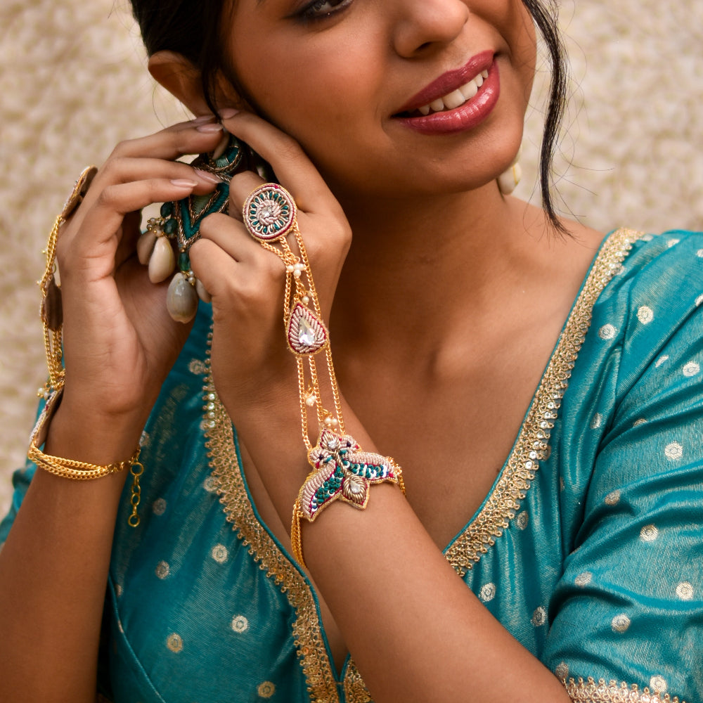 Trendy hathphool set with hand-embroidered peacock motif with sequins and threads 