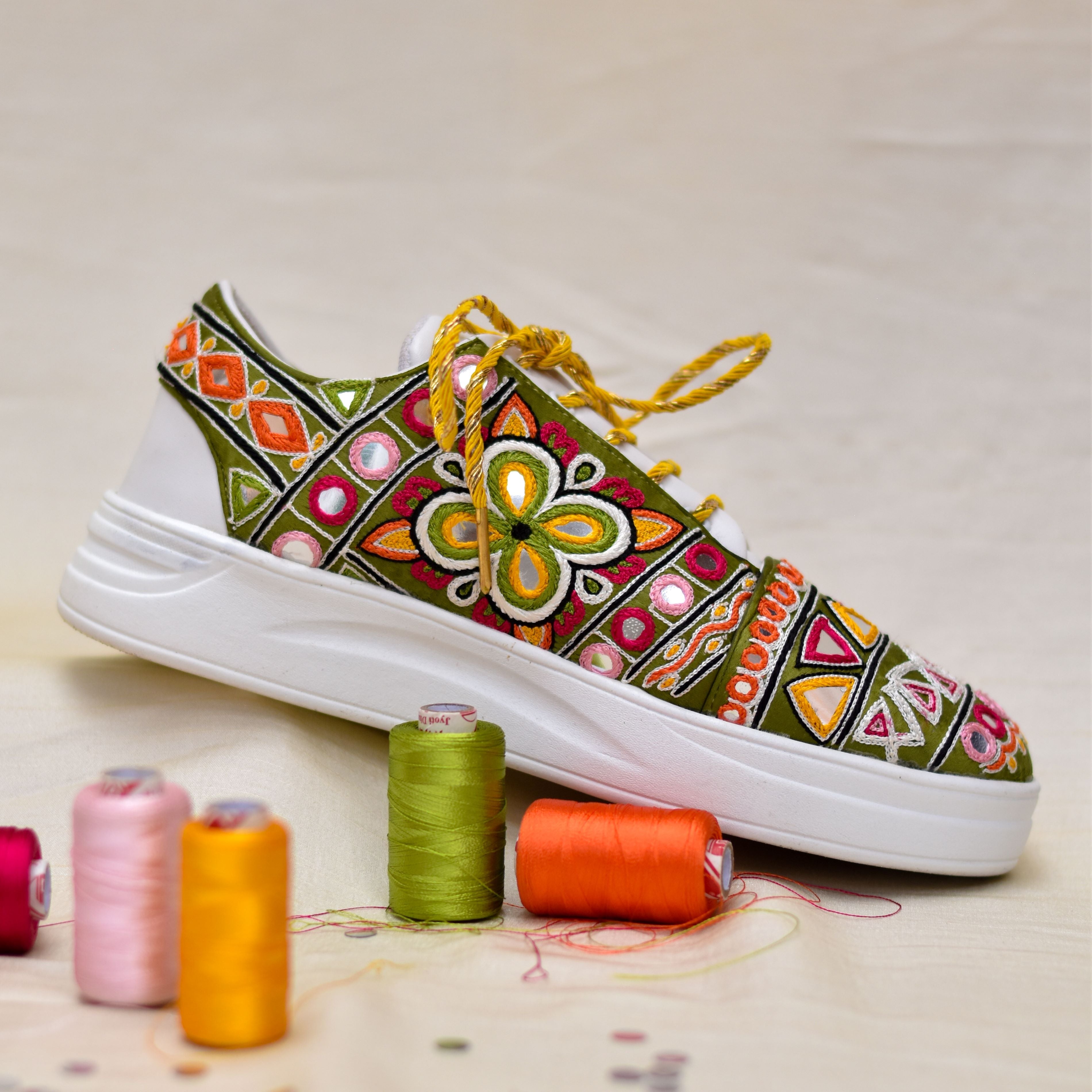 Multicolour threadwork garba shoes