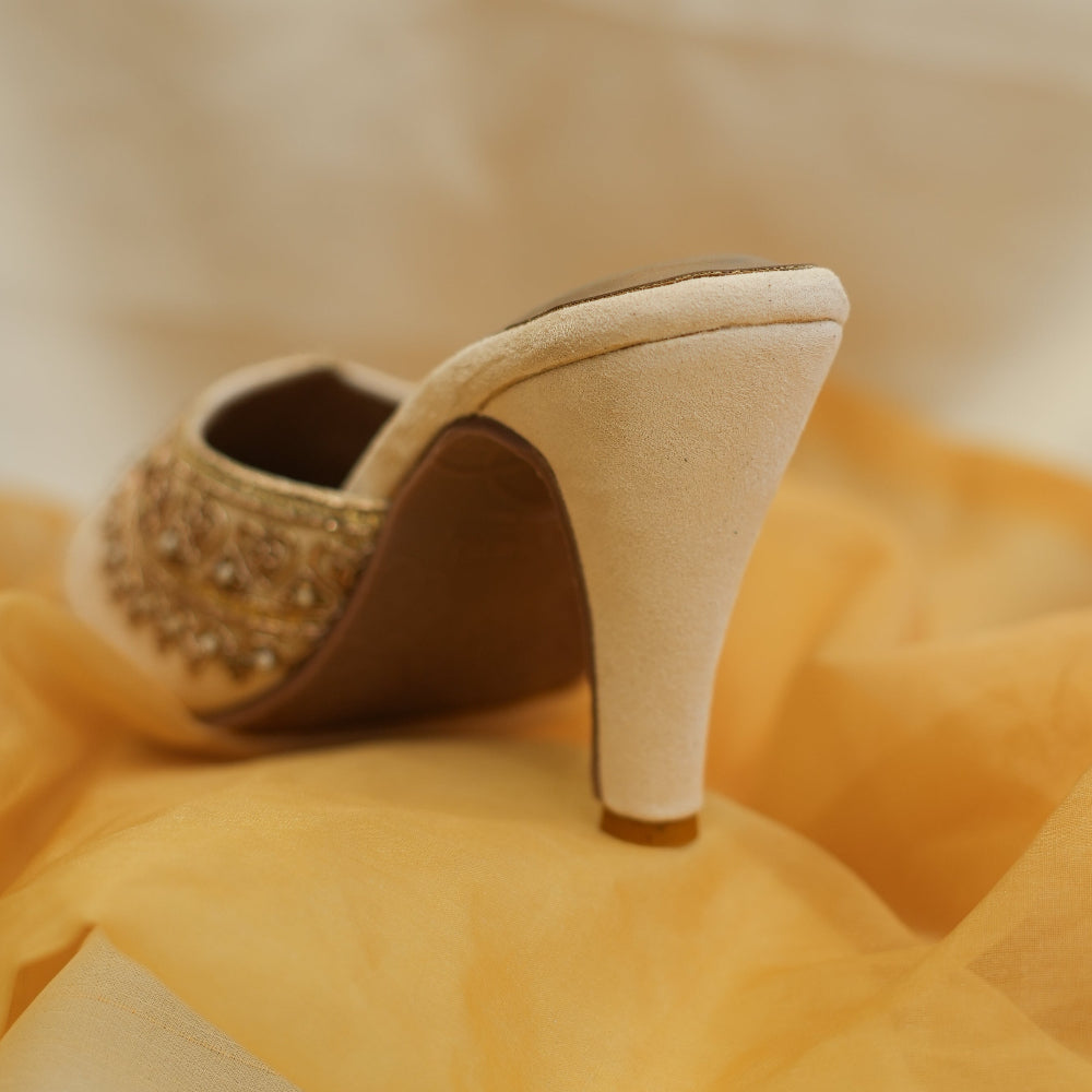 Beige and gold embroidered mules for traditional outfits
