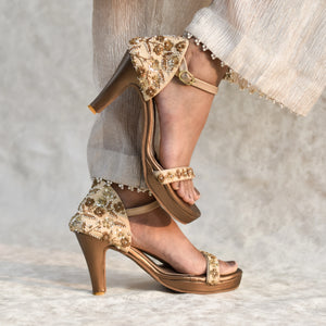 Stylish Indian heels with sleek strap and back support for grip