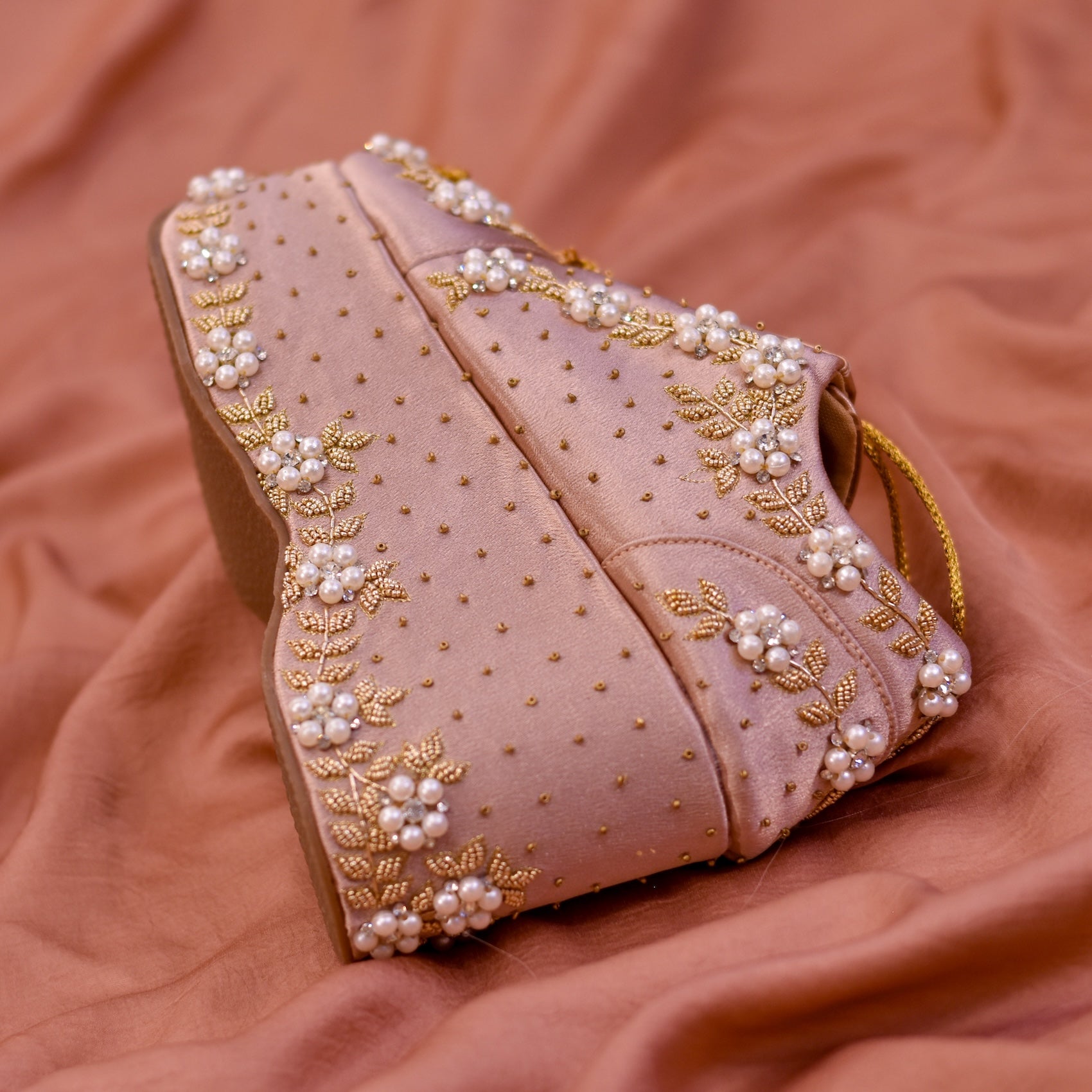 Trendy Pearl Wedding Shoes with Wedge Heels 