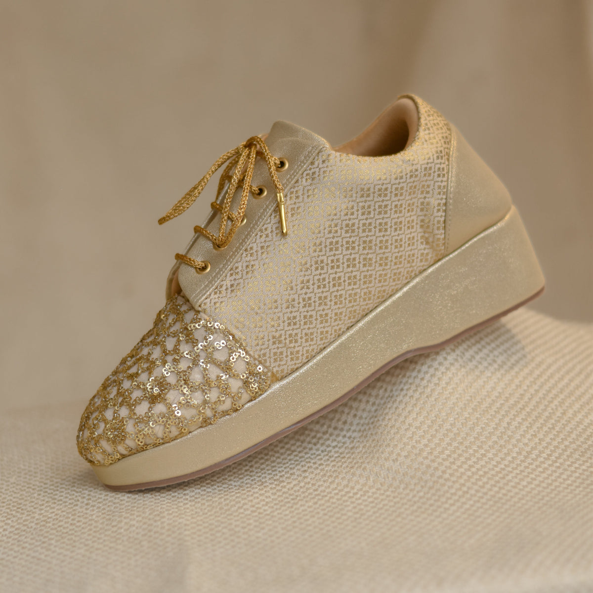 Golden brocade wedding shoes for traditional Indian sarees and lehenga
