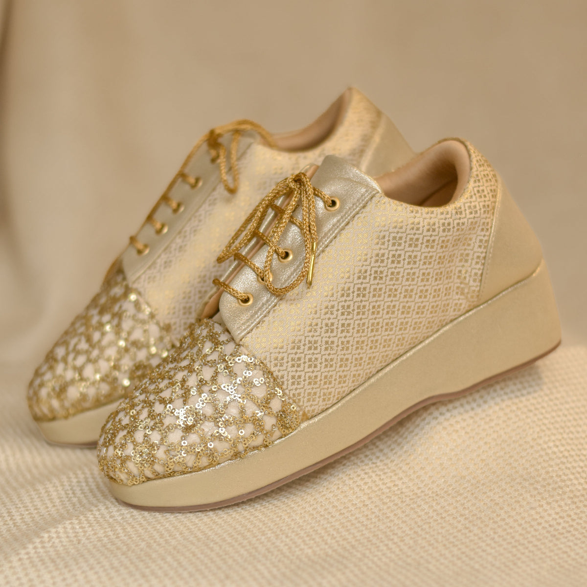 Lace up Indian wedding shoes with sequence embellishment