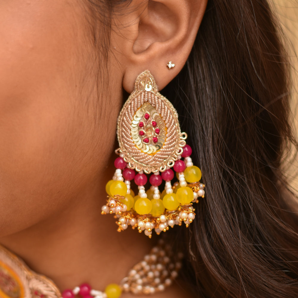Haldi jewellery set for brides with vibrant details