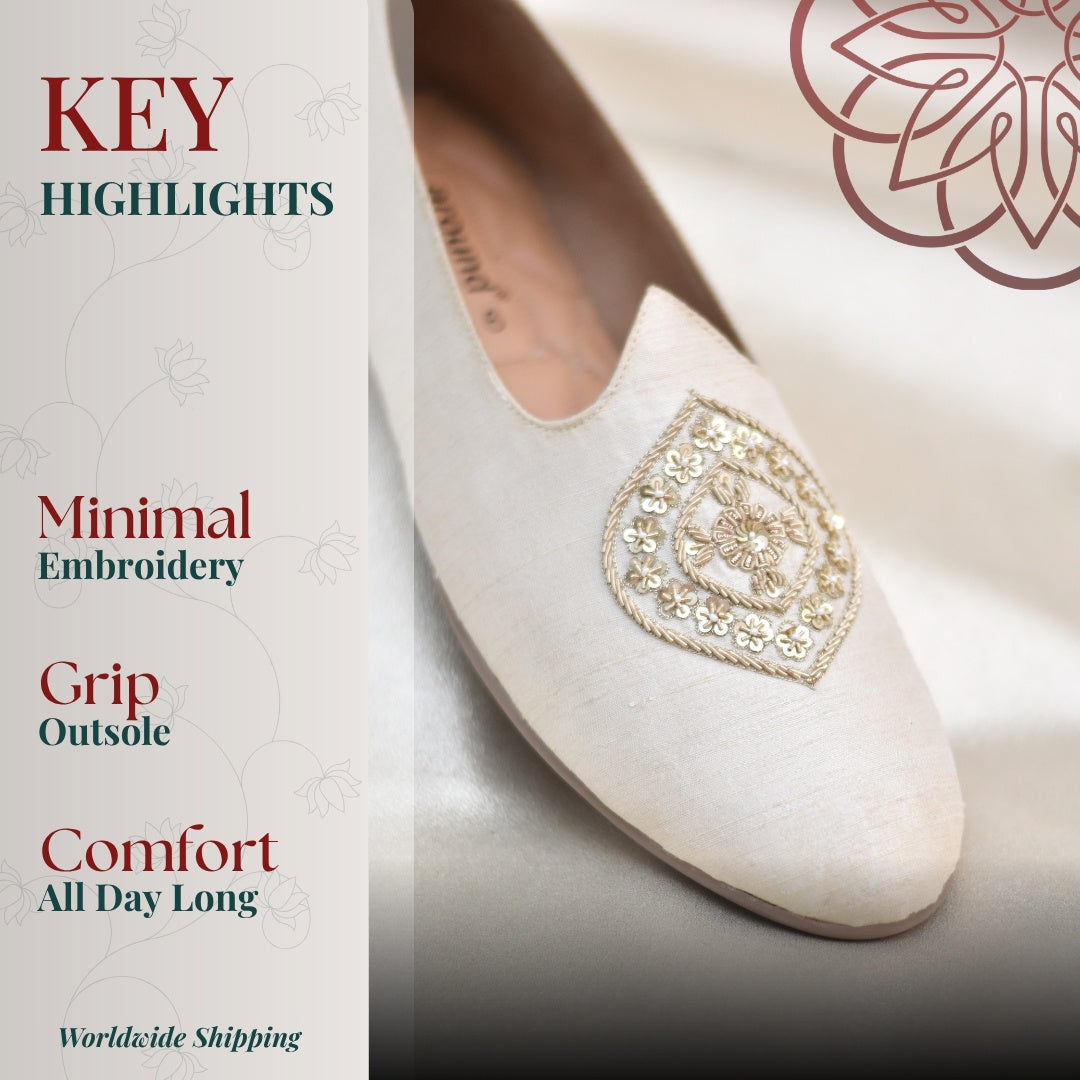 Minimal ethnic shoes with refined detailing