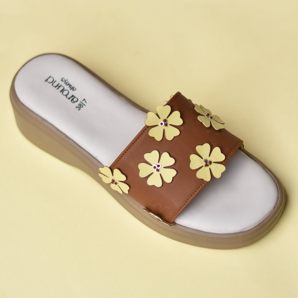 Women's slide sandals with contrasting floral appliqués and dual-colour design