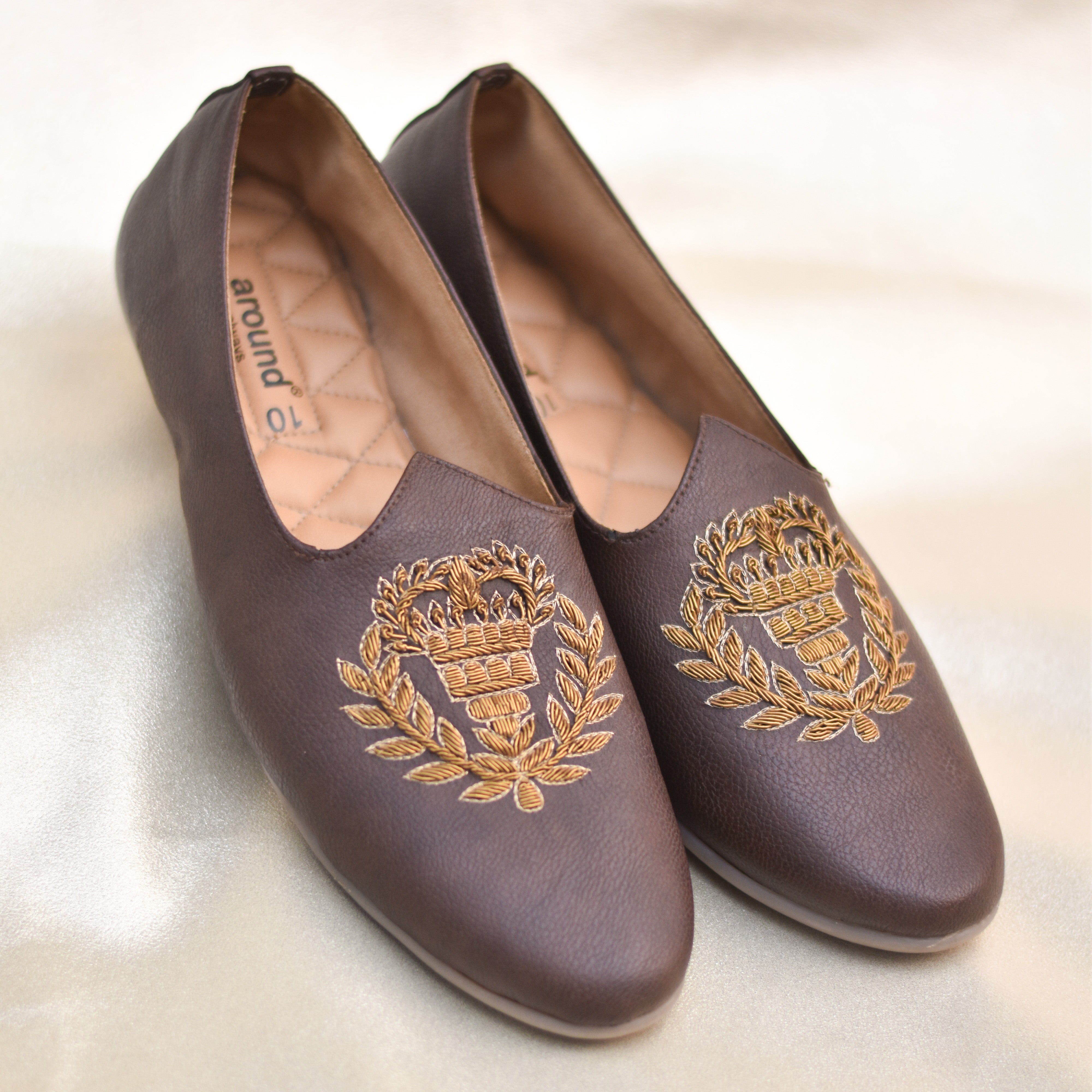 Regal occasion wear men's slip-ons with embroidered zardozi crown