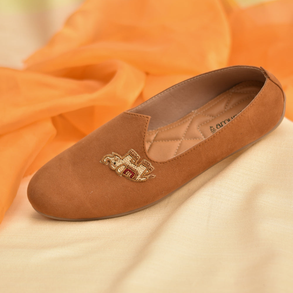 Traditional inspired tan mojri with small elephant embroidery