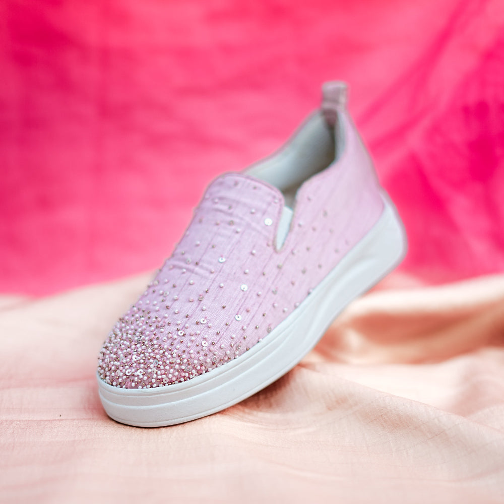 Modern footwear combining comfort and decorative detail