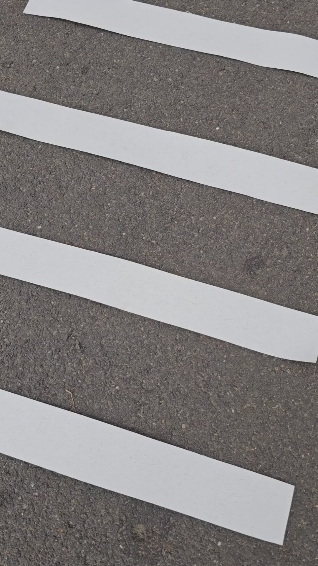 Stylish black and white kolhapuris for brunch gathering