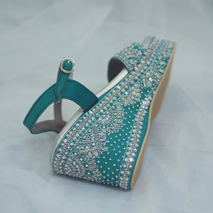 Hand embroidered neat design wedges for all occasions