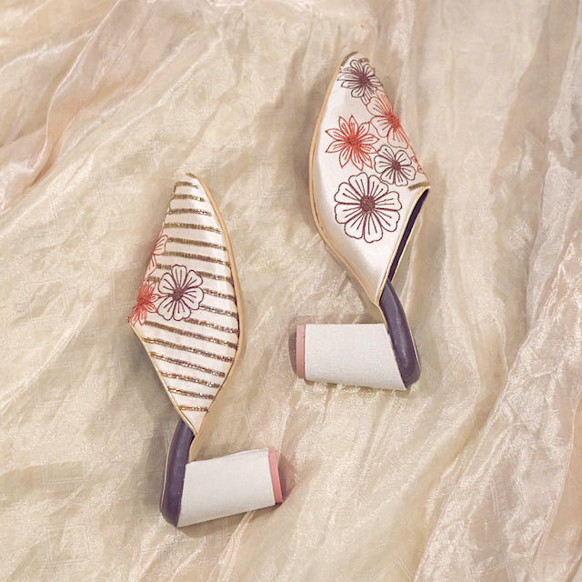 Golden and beige sandals for casual outfits
