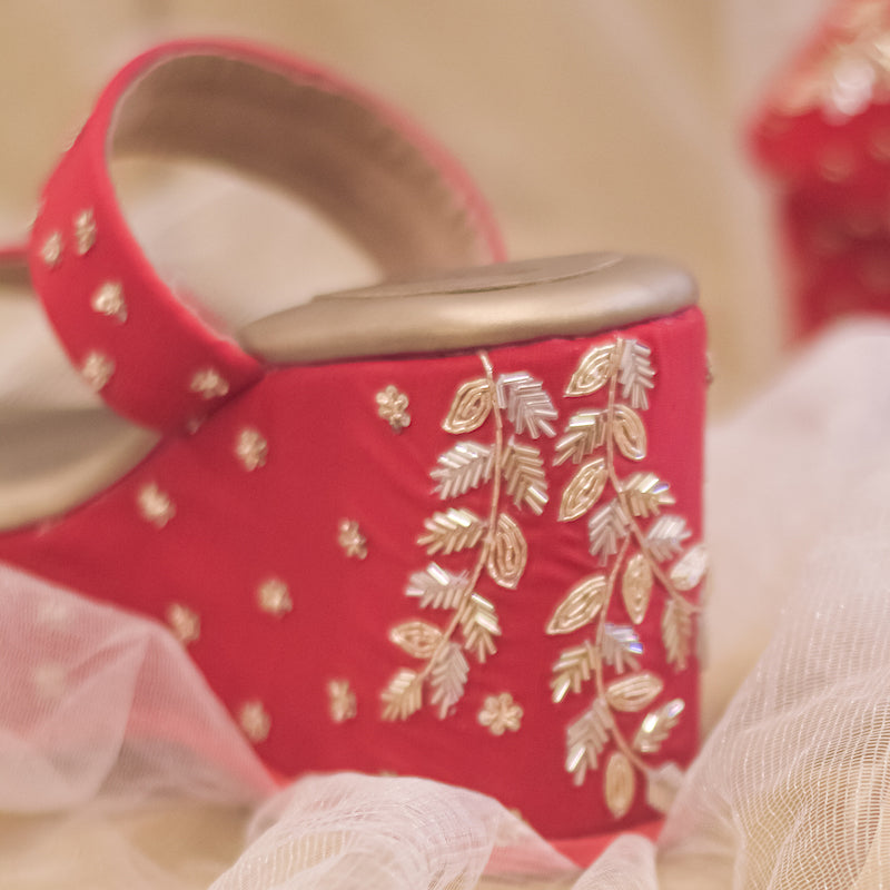 Phenomenal embroidered heels for beautiful Indian brides